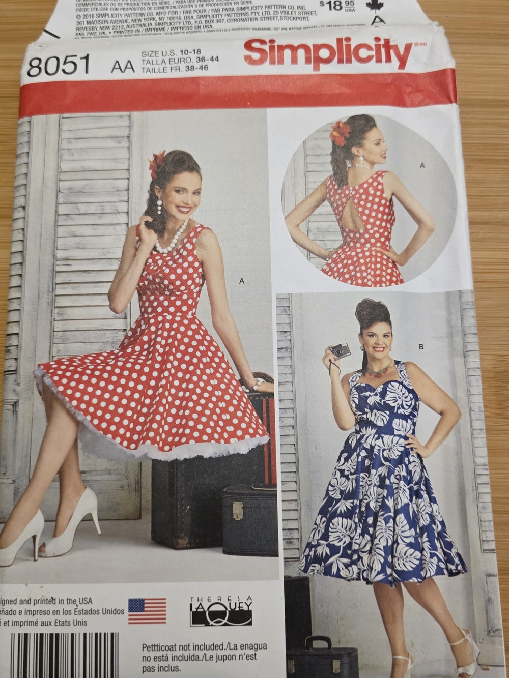 Simplicity 8051 Retro Fit-and-Flare Sundress Pattern - UNCUT